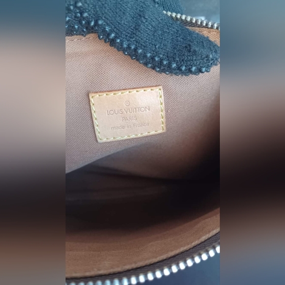 LOUIS VUITTON BOSPHORE MESSENGER - Picture 4 of 10